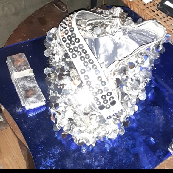 Gyspy Hobo Medium Tote - Picture 3 of 4